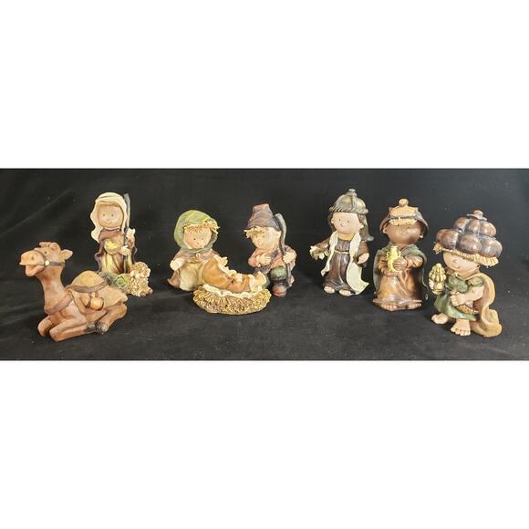 Child's Nativity Set 9 Piece Resin Children Christmas In Original Box Excellent - Picture 1 of 11